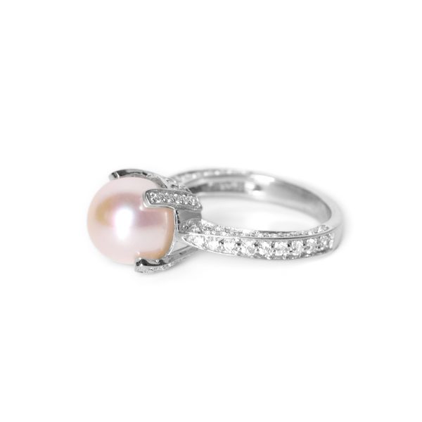 Glamour Muse Queen Affair Ring