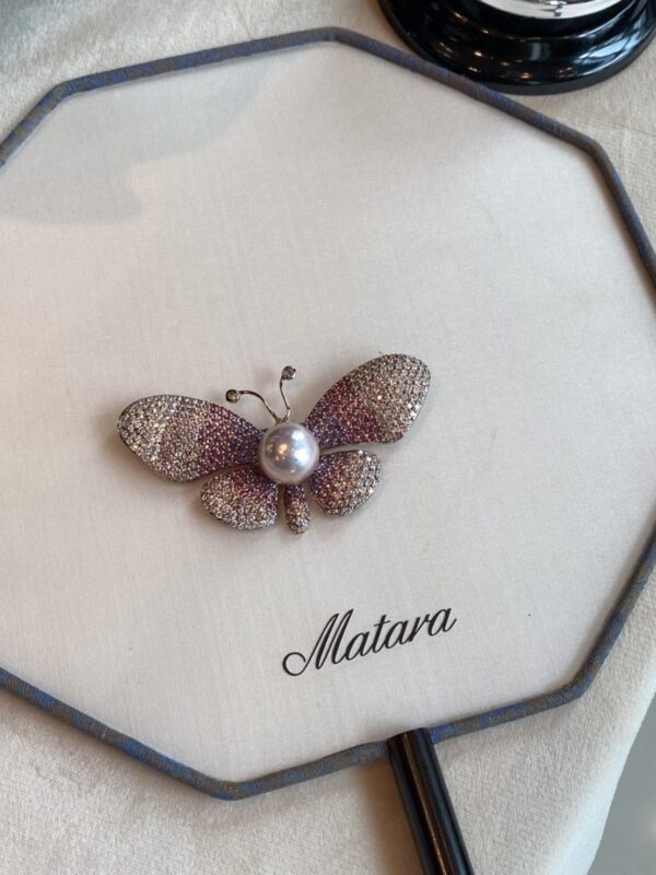 Butterfly in Love with Pinkish Pearl Brooch