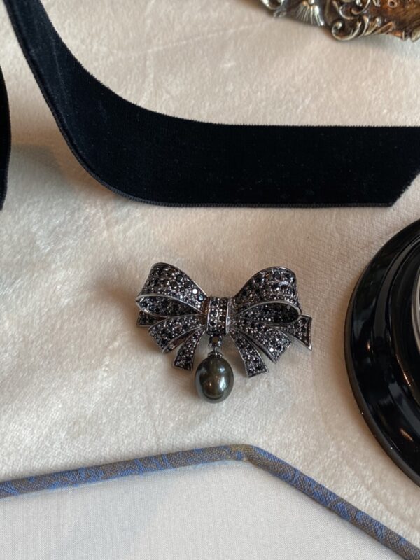 Little Black Ribbon Brooch with Removable Black Pearl